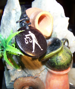 collier en os de bovin signe zodiaque