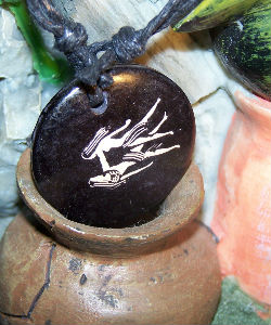 collier en os de bovin signe zodiaque